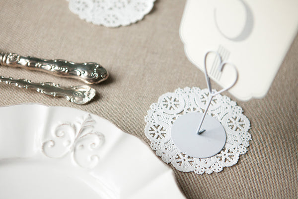 White Wire Heart Card Holder