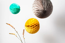 Set of 3 Retro Tissue Paper Honeycomb Balls